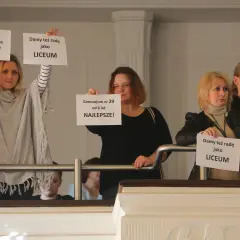 Kiedy weszło gimnazjum, nauczyciele z Gimnazjum nr 29 pokazują, że "Damy też radę jako LICEUM" i mają "NAJLEPSZE!" wyniki.