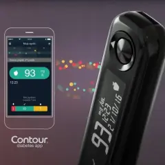 Glukometr Contour Plus ONE i aplikacja mobilna pokazują wynik 93 mg/dL. Instrukcja obsługi jest dostępna w aplikacji.