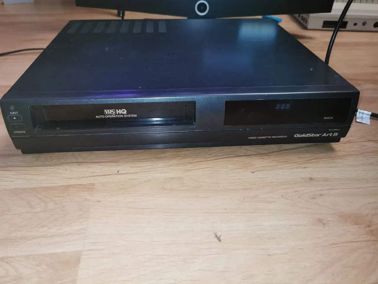 Odtwarzacz VHS GoldStar Art B z funkcją VHS HQ.