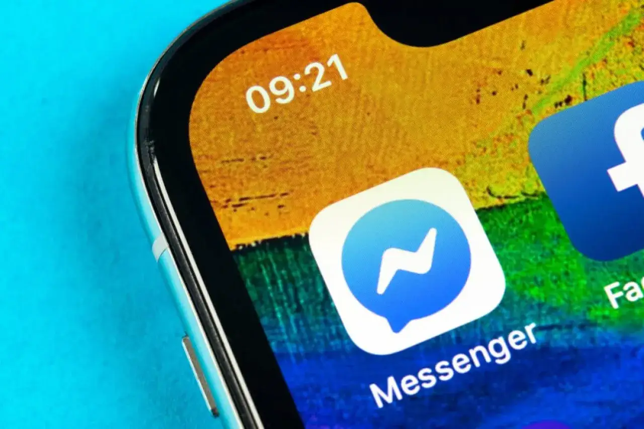Ikona Messengera na ekranie telefonu. Chcesz wiedzieć, jak zrestartować Messengera?