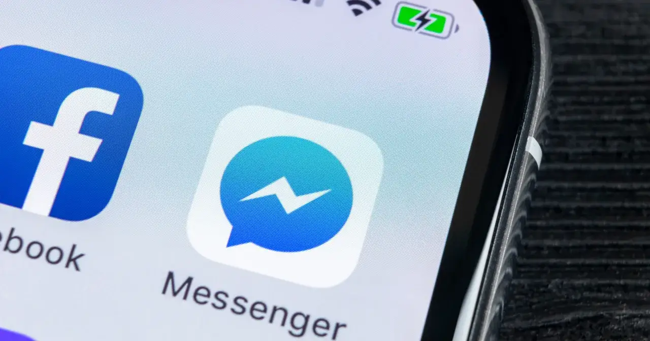 Ikona Messengera na ekranie telefonu. Dowiedz się, jak ustawić Messengera w telefonie, by łatwo rozmawiać ze znajomymi.